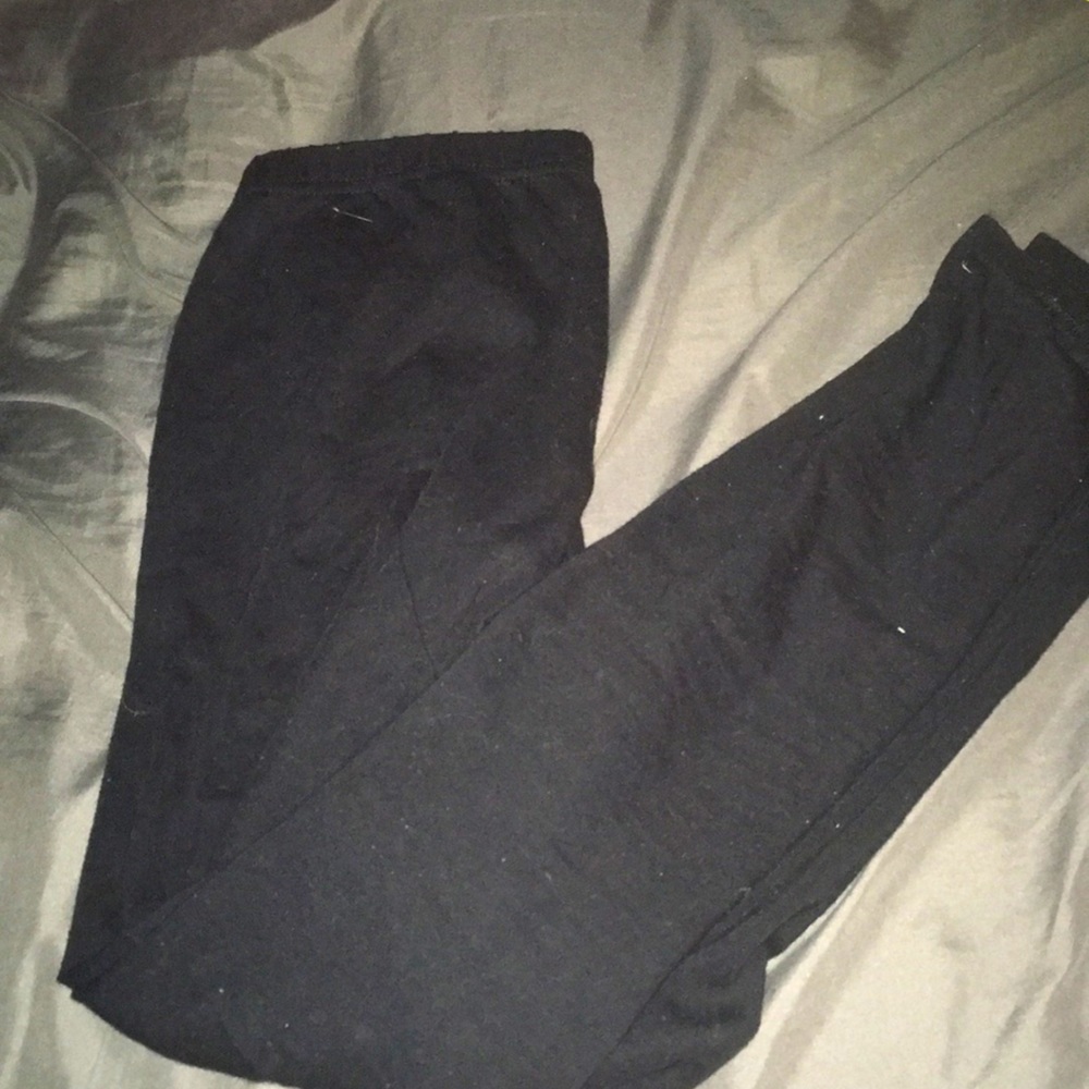Black leggings.